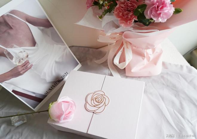 送什么礼物好这十款真是挖到宝!开元棋牌仙女落泪 女朋友生日(图5) 送什么礼物好这十款真是挖到宝!开元棋牌仙女落泪 女朋友生日(图5)