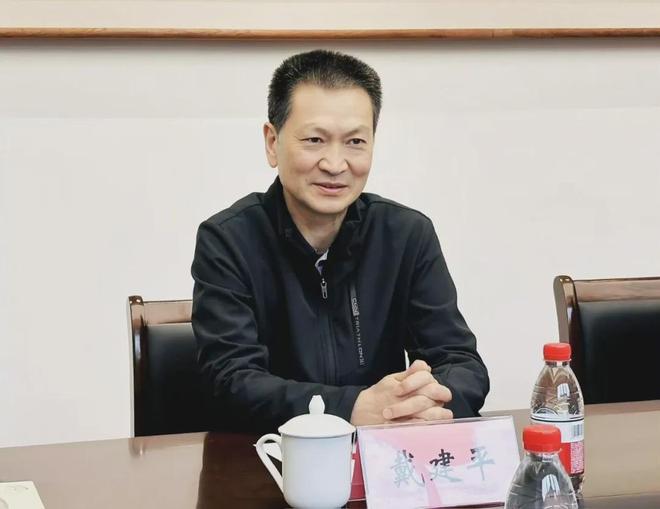 访促进会 共话“底线”与“高线”开元棋牌网站市审计局范飞局长来(图3) 访促进会 共话“底线”与“高线”开元棋牌网站市审计局范飞局长来(图3)